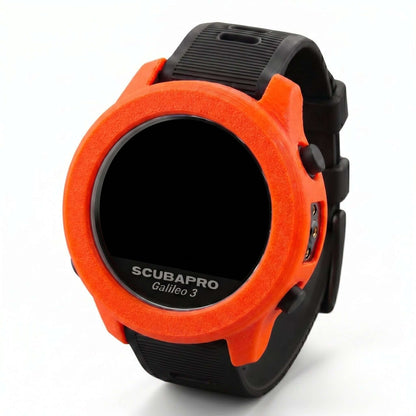 Hülle für Scubapro G3 – Schutzhülle für den Scubapro Galileo 3 Tauchcomputer in leuchtendem Orange.